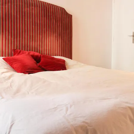 Bright And Practical Love Nest In Paris's Heart * Parigi