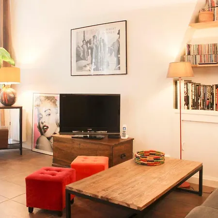 Bright And Practical Love Nest In Paris's Heart Apartment Paris